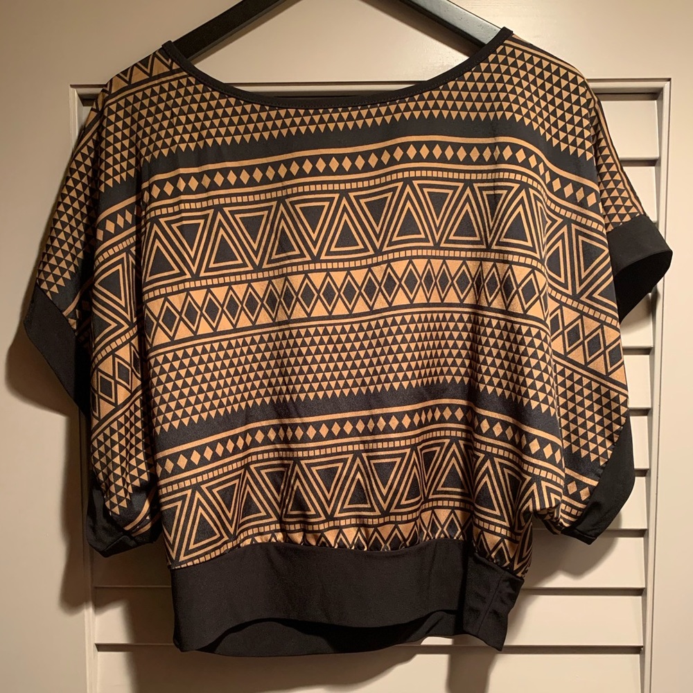 Eclipse Geometric Top - Picture 2 of 4